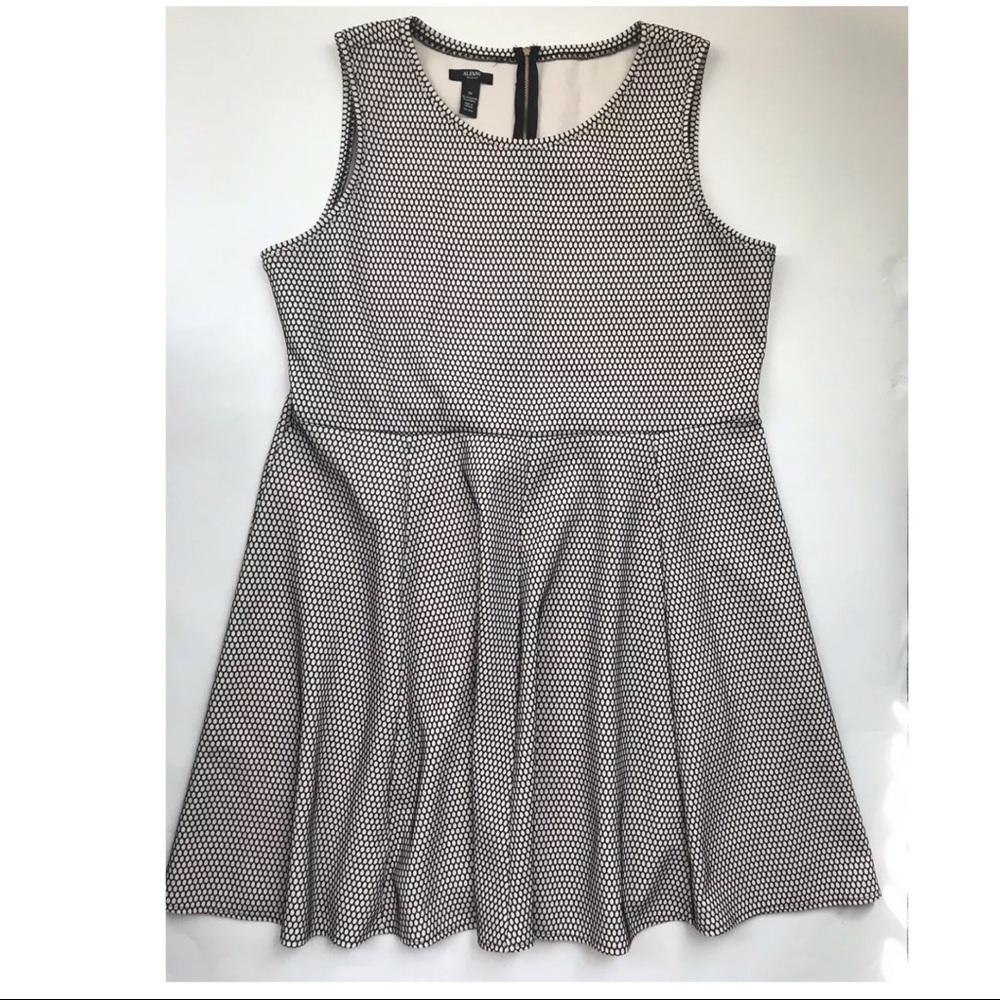 Alfani Size 3X Beige Black Sleeveless Dress